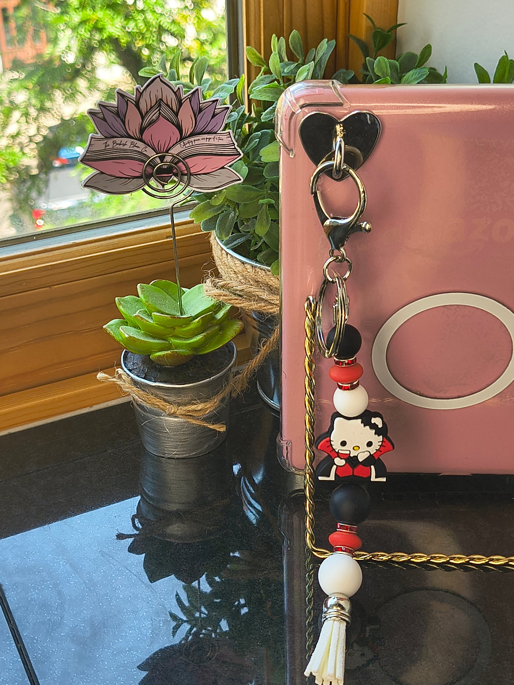 Spooky Hello Kitty Kindle Charmchain